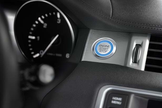 Series 82 Driver seats Cockpit Automotive (BR82_AP_01_00331)