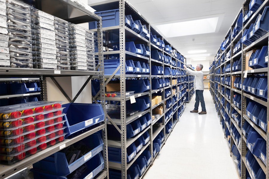 Sales Representatives & Distributors (EAO_b00129)