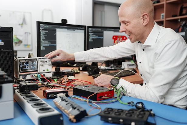 Electronics development (EAO_CO_01_00326)