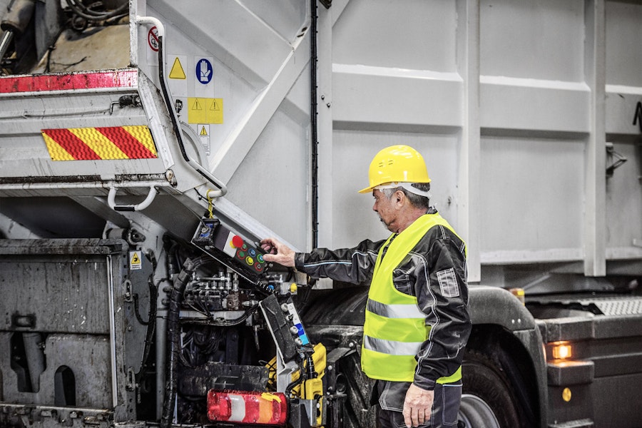 Waste disposal vehicles (BRXX_AP_01_00203)