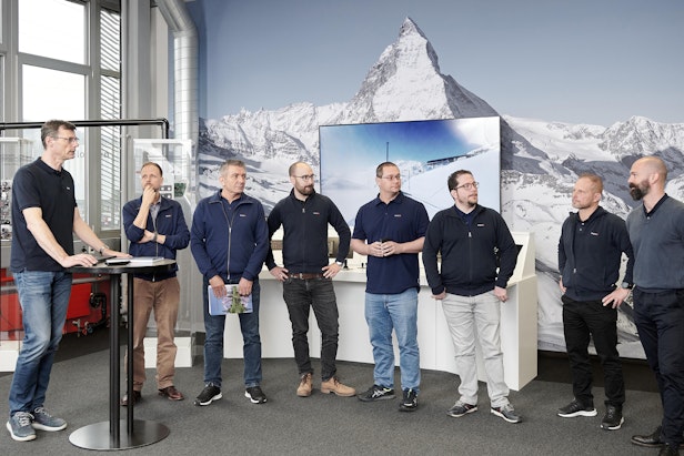 Career opportunities (Market Place 05)